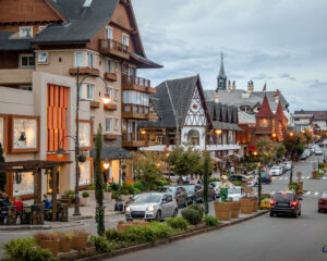 Prédios com arquitetura influenciada pela cultura alemã no Rio Grande do Sul.